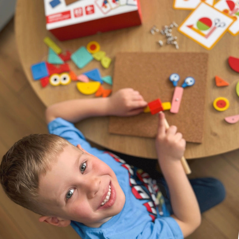 WOOPIE GREEN Houten Hamer- en Spijkerbord - Puzzel 20 Patronen - 82 Stuks - FSC Certificaat