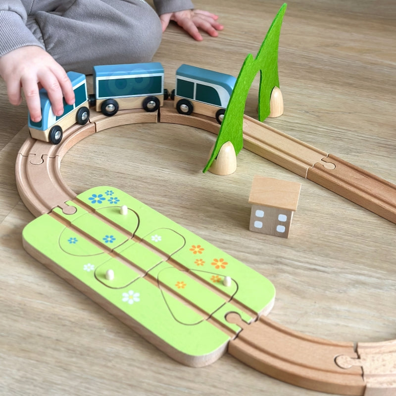CLASSIC WORLD Set Houten Treinbaan + Vormen Sorteren 40 stuks