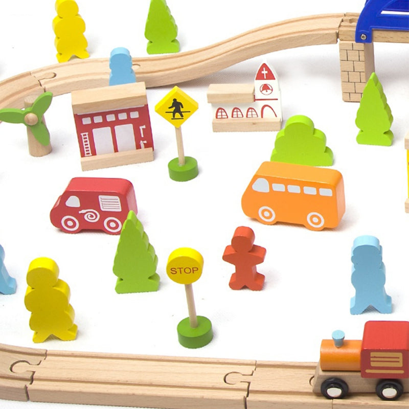 CLASSIC WORLD Houten Treinset met Spoorbaan + Figuren 110 stuks