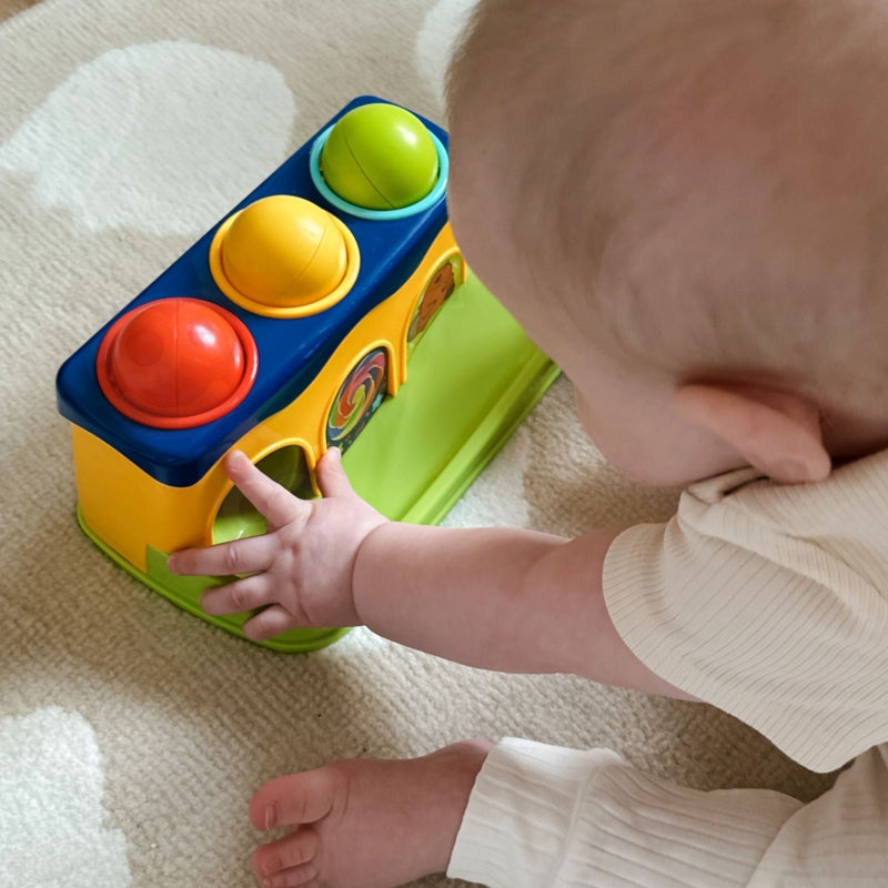 WOOPIE BABY Kleurrijke Doorsteek Hamerbank met Hamertje - Montessori Speelgoed
