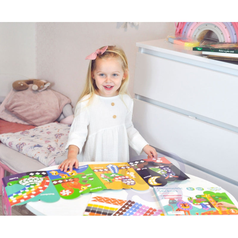 WOOPIE ART&FUN Sticker boek Dieren - Plakboek 504 stuks - Vorm- en Kleurenmatch  (Engelstalig)