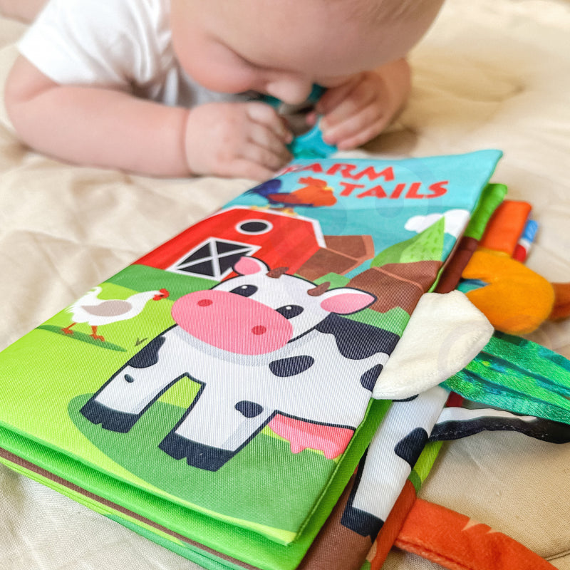 WOOPIE BABY Stoffen Dierenboekje met Staartjes (Engels-talig)