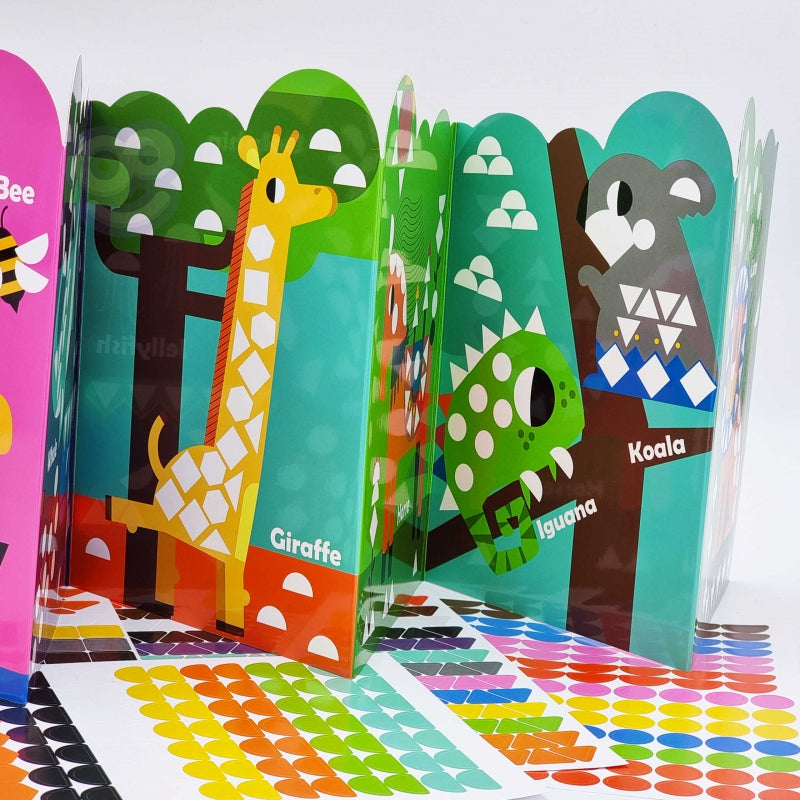 WOOPIE ART&FUN Sticker boek Dieren - Plakboek 504 stuks - Vorm- en Kleurenmatch  (Engelstalig)