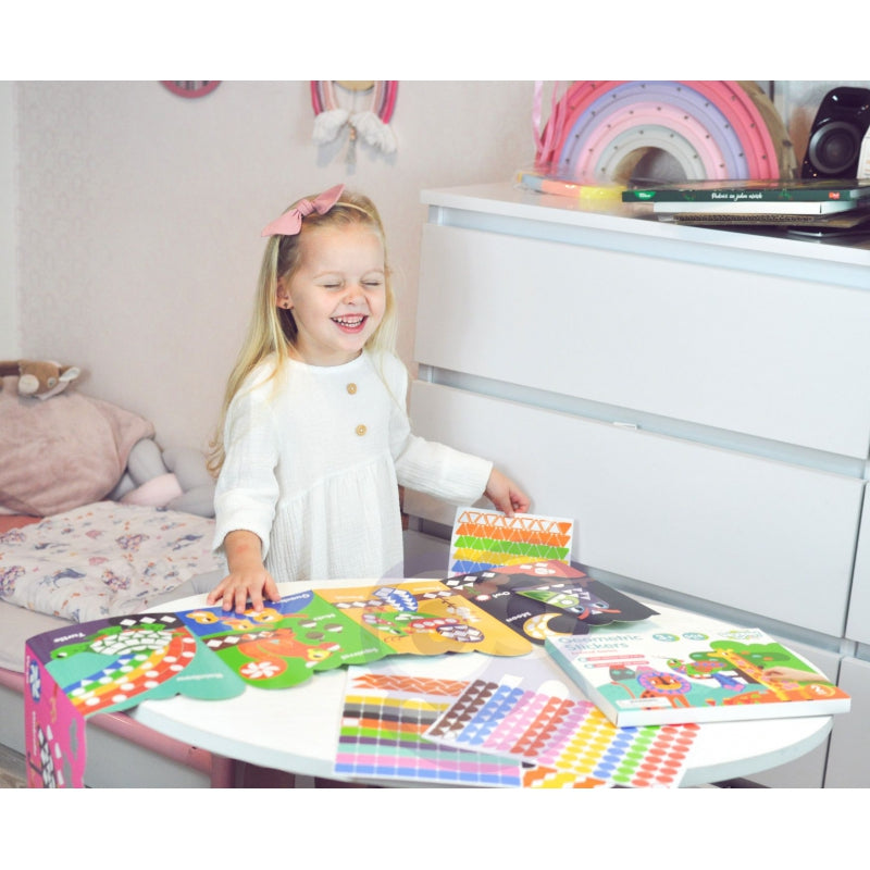 WOOPIE ART&FUN Sticker boek Dieren - Plakboek 504 stuks - Vorm- en Kleurenmatch  (Engelstalig)
